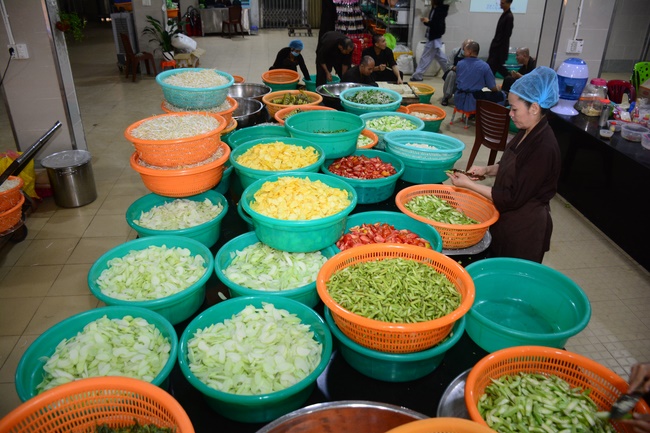 Người công quả - sự hi sinh thầm lặng