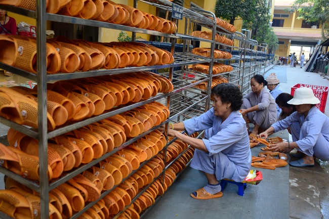 Người công quả - sự hi sinh thầm lặng