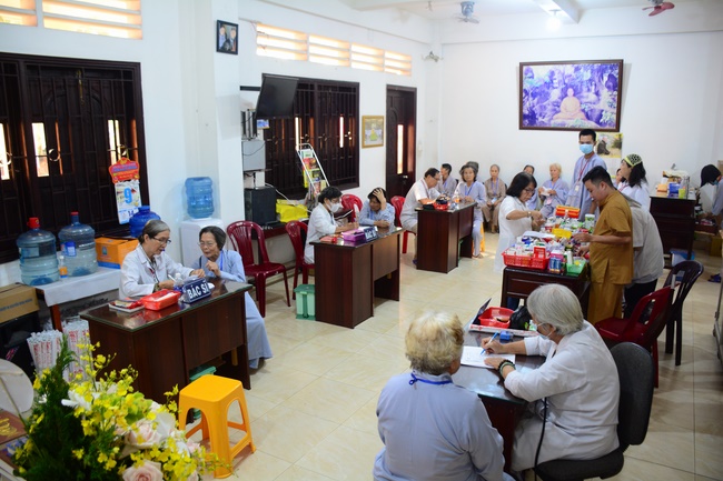 Người công quả - sự hi sinh thầm lặng