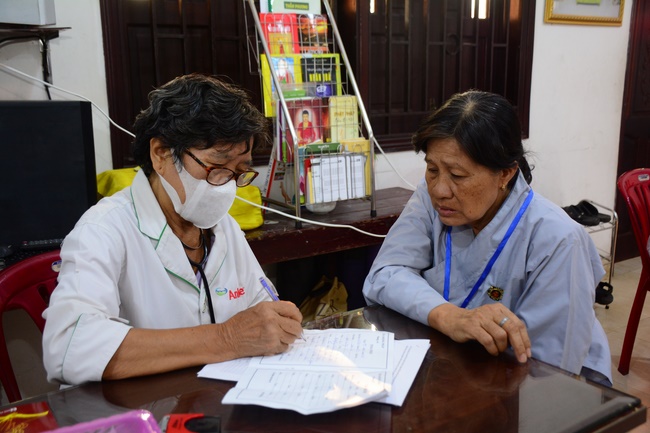 Người công quả - sự hi sinh thầm lặng