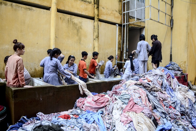 Người công quả - sự hi sinh thầm lặng