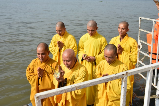 Freeing creatures on Van Phat yacht in Can Tho