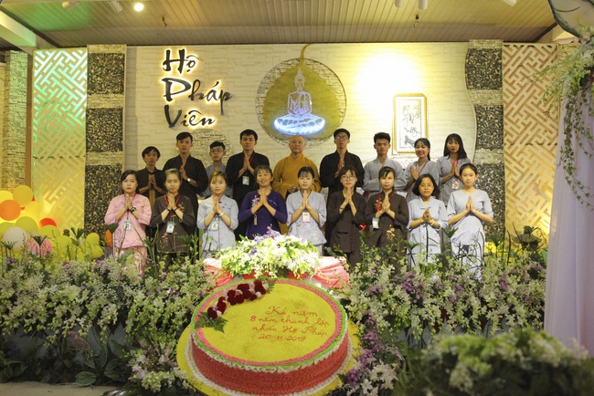 Kỷ niệm thành lập nhóm Hộ Pháp lần thứ 8