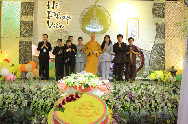 Kỷ niệm thành lập nhóm Hộ Pháp lần thứ 8