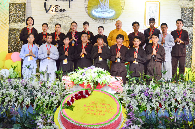 Kỷ niệm thành lập nhóm Hộ Pháp lần thứ 8