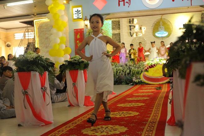 Kỷ niệm thành lập nhóm Hộ Pháp lần thứ 8