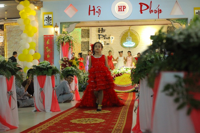 Kỷ niệm thành lập nhóm Hộ Pháp lần thứ 8