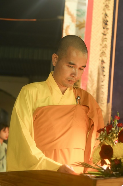 Flower Lantern commemorating Amitabha Buddha at Dong Cao Pagoda