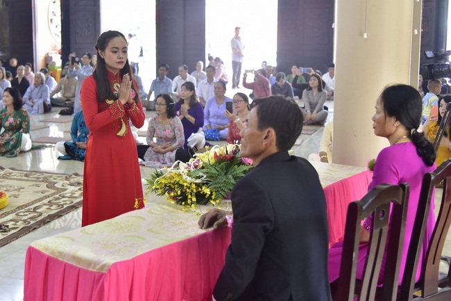 The Wedding Ceremony at the pagoda