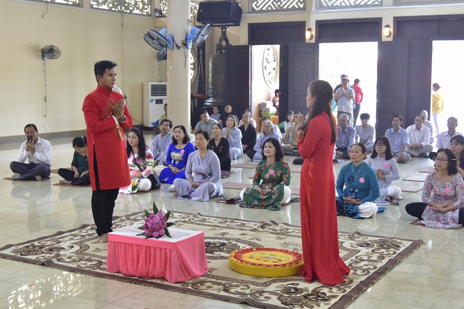 The Wedding Ceremony at the pagoda