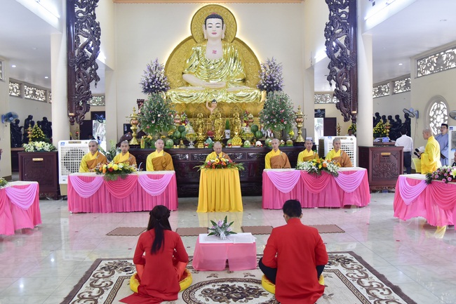 The Wedding Ceremony at the pagoda