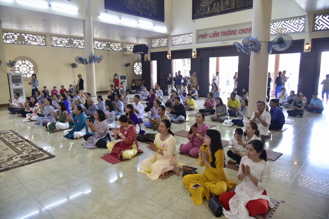 The Wedding Ceremony at the pagoda