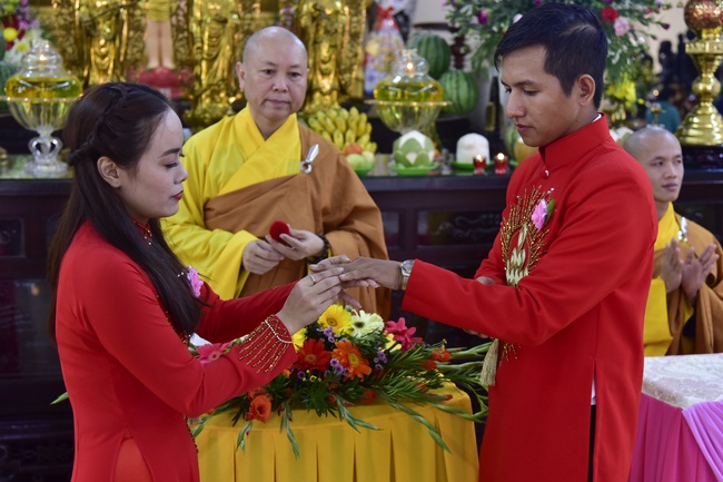 The Wedding Ceremony at the pagoda