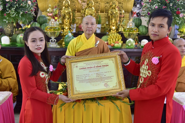 The Wedding Ceremony at the pagoda