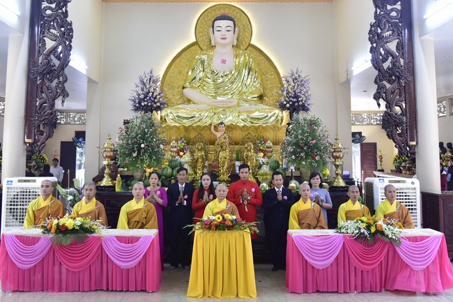The Wedding Ceremony at the pagoda