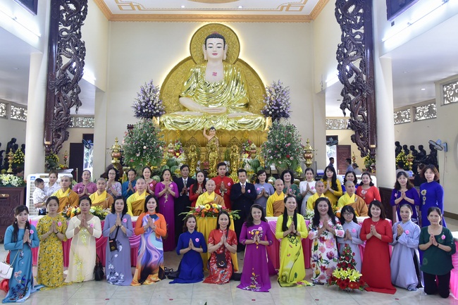 The Wedding Ceremony at the pagoda