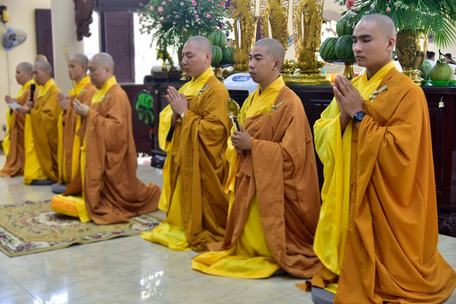 The Wedding Ceremony at the pagoda