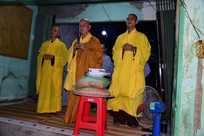 The ceremony praying for rebirth in Hoc Mon