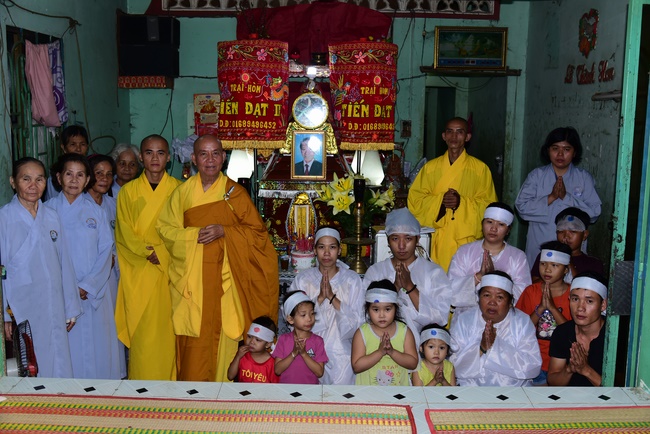 The ceremony praying for rebirth in Hoc Mon