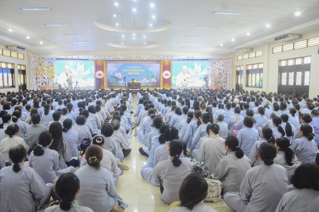 Tu niệm Phật một ngày