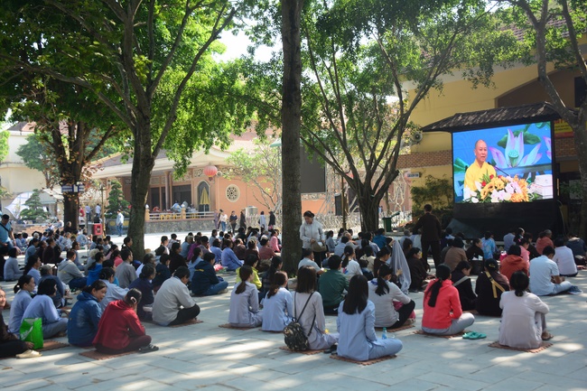 Tu niệm Phật một ngày