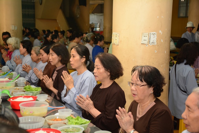 Tu niệm Phật một ngày