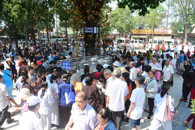 Tu niệm Phật một ngày