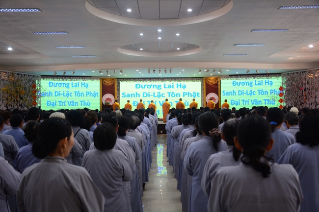 Tu niệm Phật một ngày