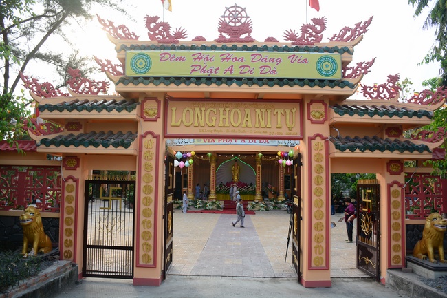 Flower Lantern festival on Amitabha Buddha 's Birthday at Long Hoa Pagoda – Long An