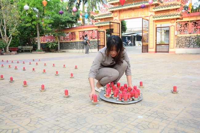 Flower Lantern festival on Amitabha Buddha 's Birthday at Long Hoa Pagoda – Long An