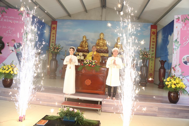 The wedding ceremony at Dong Cao Pagoda – Thanh Hoa province