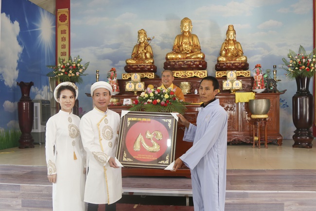 The wedding ceremony at Dong Cao Pagoda – Thanh Hoa province