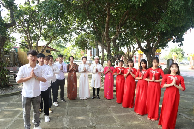 The wedding ceremony at Dong Cao Pagoda – Thanh Hoa province