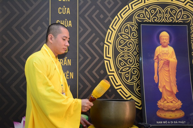 Opening the 92nd  Seven-Day Retreat