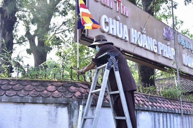 Công tác chuẩn bị đêm hoa đăng kỷ niệm đức Phật A-di-đà (phần 1)