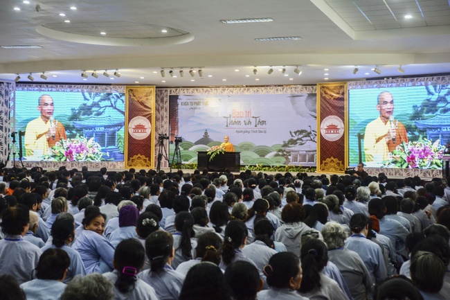 Dharma Talk “Maintaining Body and Mind” –  The 93rd Seven-Day Retreat