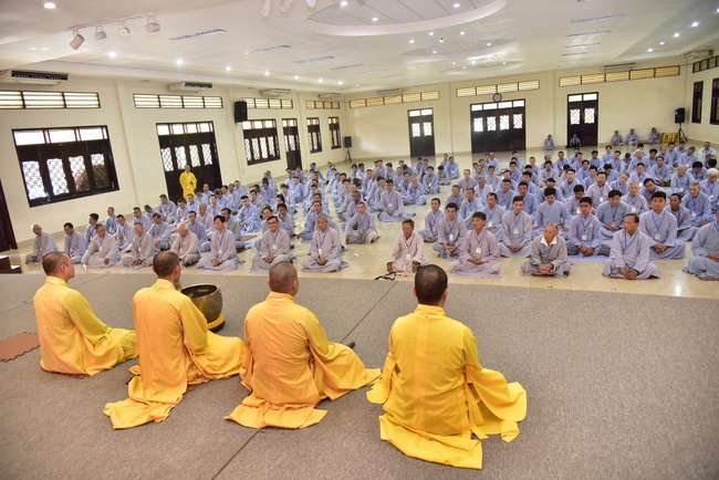 Dharma Talk “Maintaining Body and Mind” –  The 93rd Seven-Day Retreat