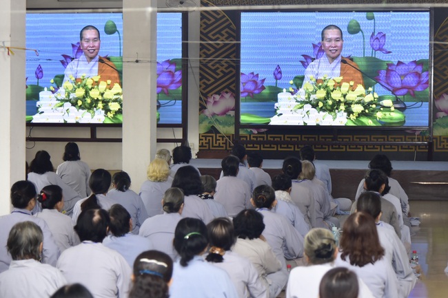 Dharma Talk “Buiding a Pureland at Here” –  The 93rd Seven-Day Retreat