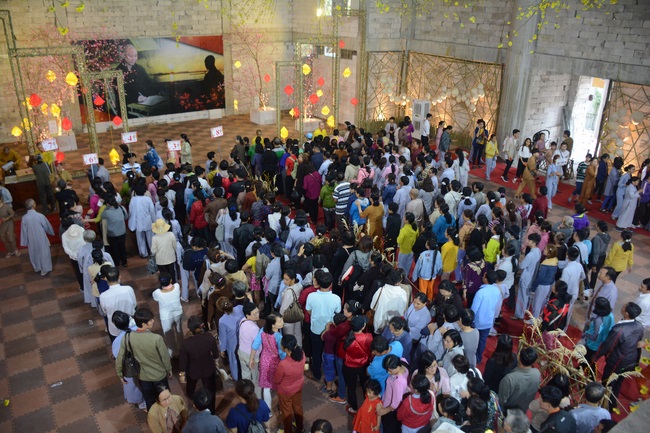 Các phái đoàn Phật tử thăm và chúc Tết