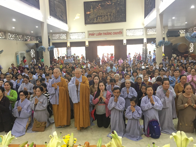 Các phái đoàn Phật tử thăm và chúc Tết