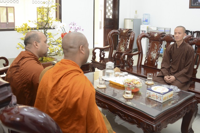 Các phái đoàn Phật tử thăm và chúc Tết