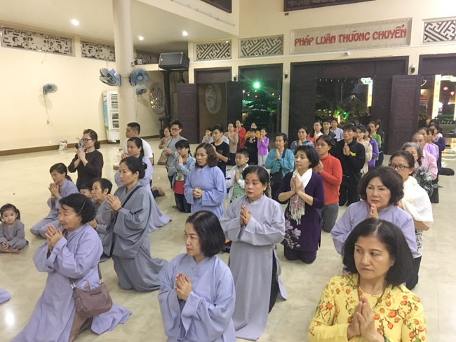 Các phái đoàn Phật tử thăm và chúc Tết