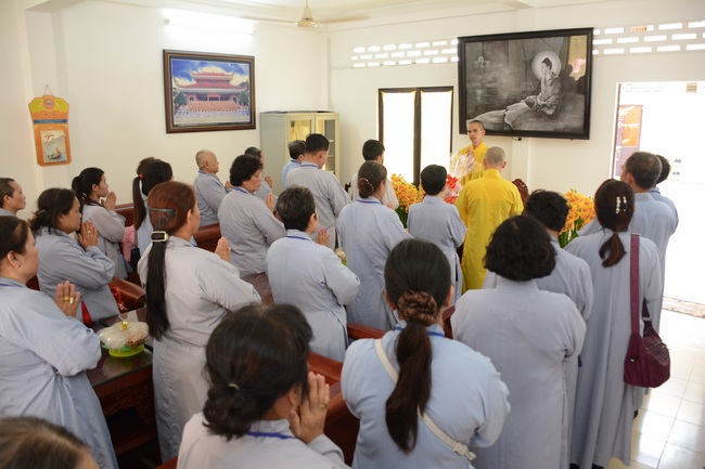 Các phái đoàn Phật tử thăm và chúc Tết