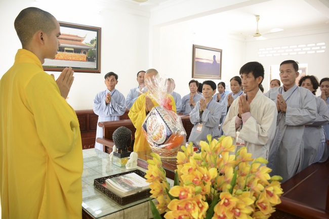 Các phái đoàn Phật tử thăm và chúc Tết