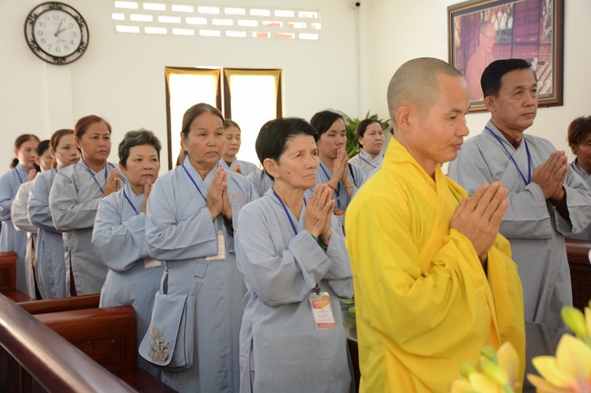 Các phái đoàn Phật tử thăm và chúc Tết