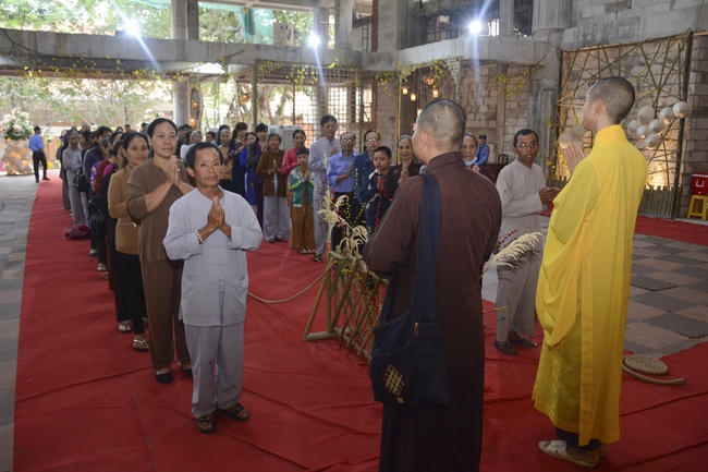 Các phái đoàn Phật tử thăm và chúc Tết
