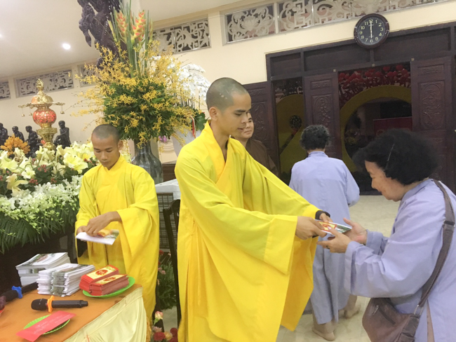 Các phái đoàn Phật tử thăm và chúc Tết