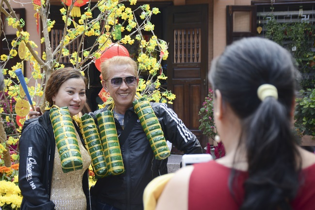 Các phái đoàn Phật tử thăm và chúc Tết