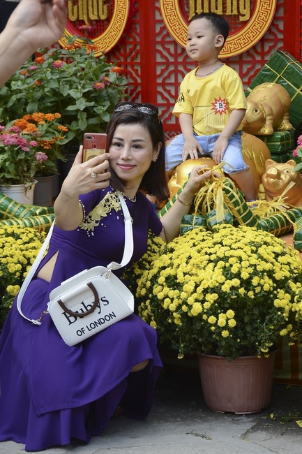 Các phái đoàn Phật tử thăm và chúc Tết