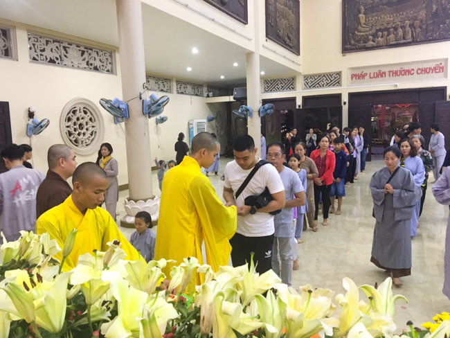 Các phái đoàn Phật tử thăm và chúc Tết